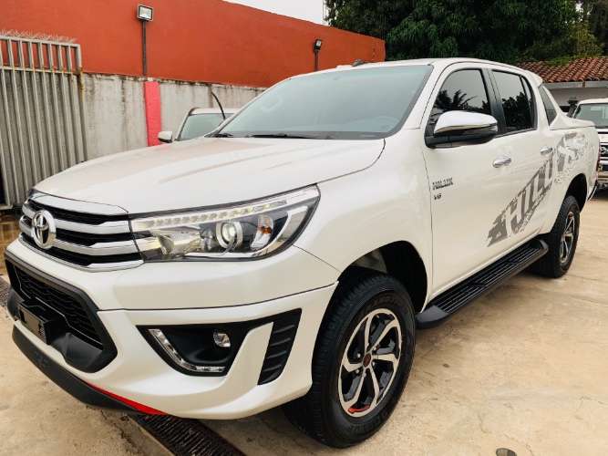 Hilux v6 toyota